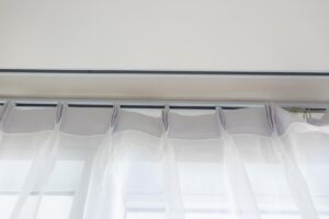 カーテンレールフックが壊れた時の交換方法｜後入れ・100均も解説