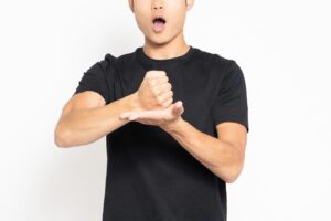 網戸の取り付け方法と費用相場・業者選びをわかりやすく解説